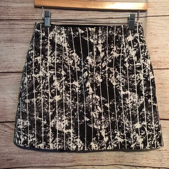 & Other Stories Size 4 Mini Skirt - Picture 2 of 7